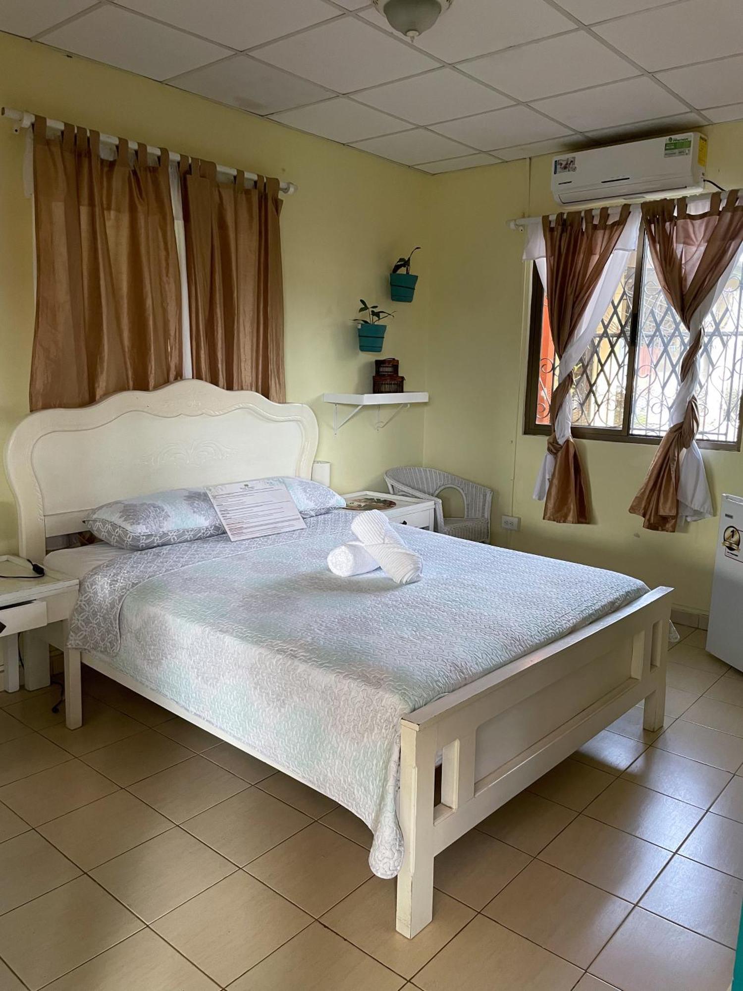 Hostel Kimmell / Hostal Familiar La Casita De Los Kimmell Лас Таблас Екстериор снимка